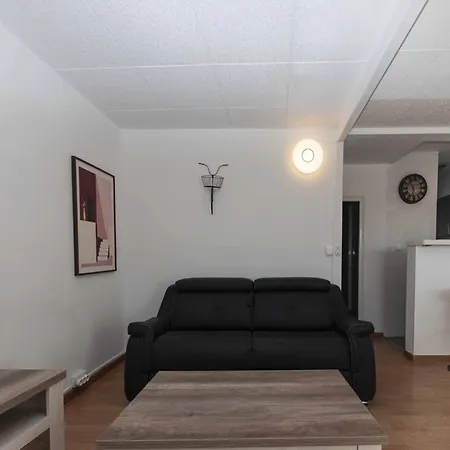 Only 50 M From In * Roses